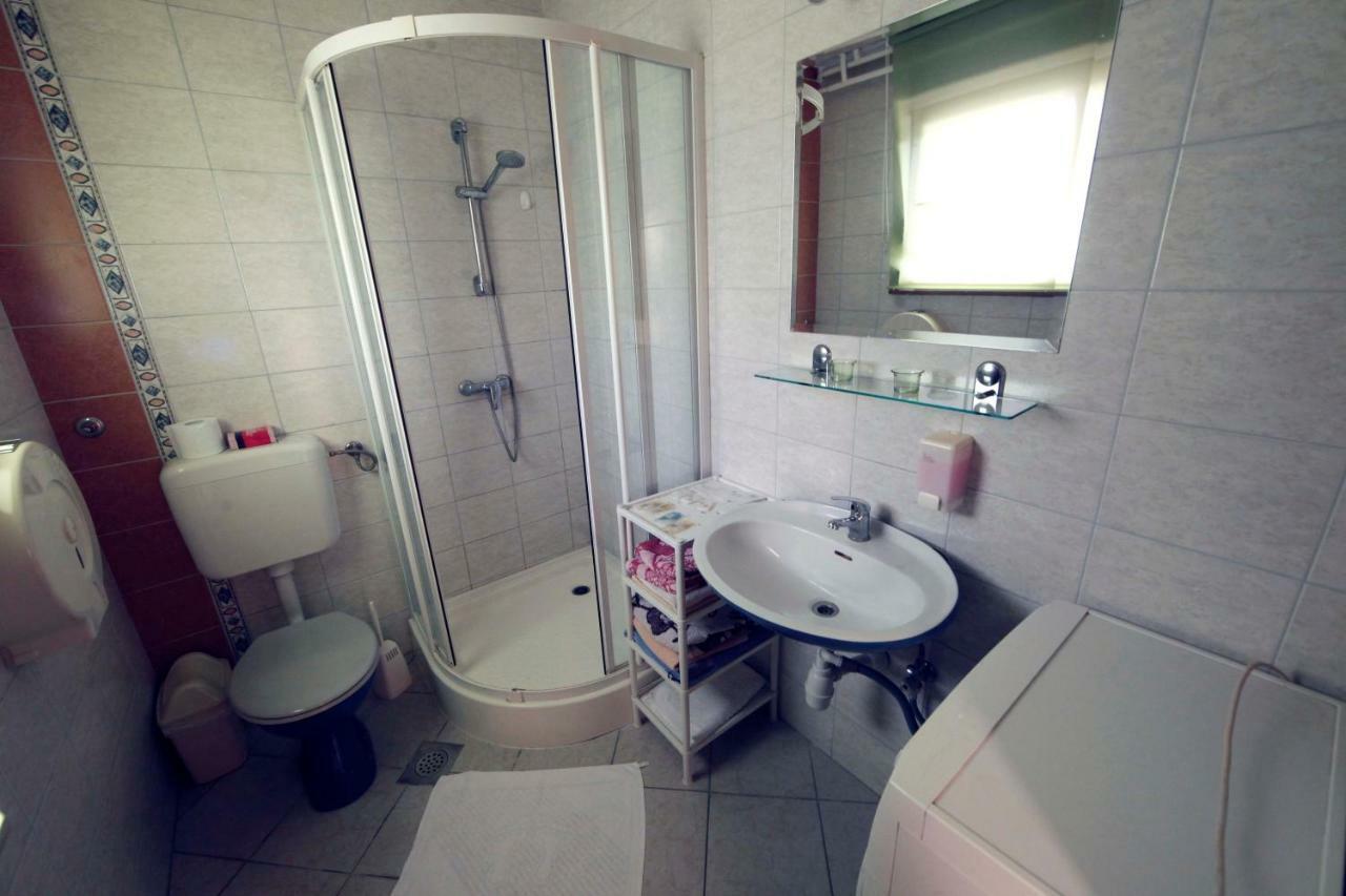 Rooms Ribnikar Postojna Luaran gambar